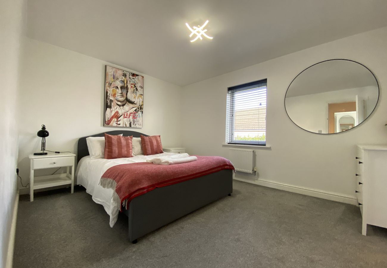 House in Bracknell - Bracknell - Stylish - Three Bedroom (Three Bathroom) House 