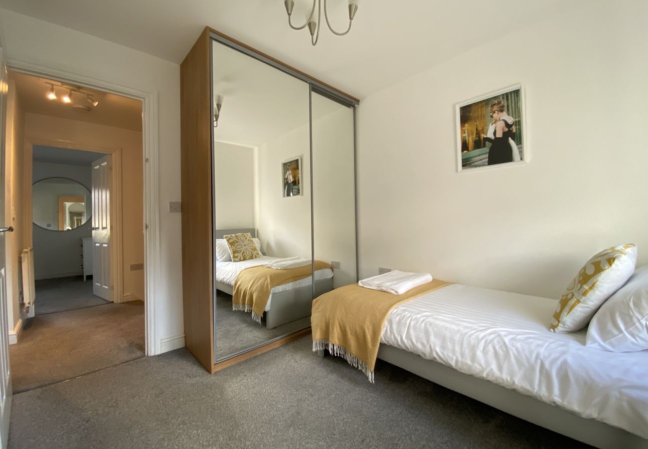 House in Bracknell - Bracknell - Stylish - Three Bedroom (Three Bathroom) House 