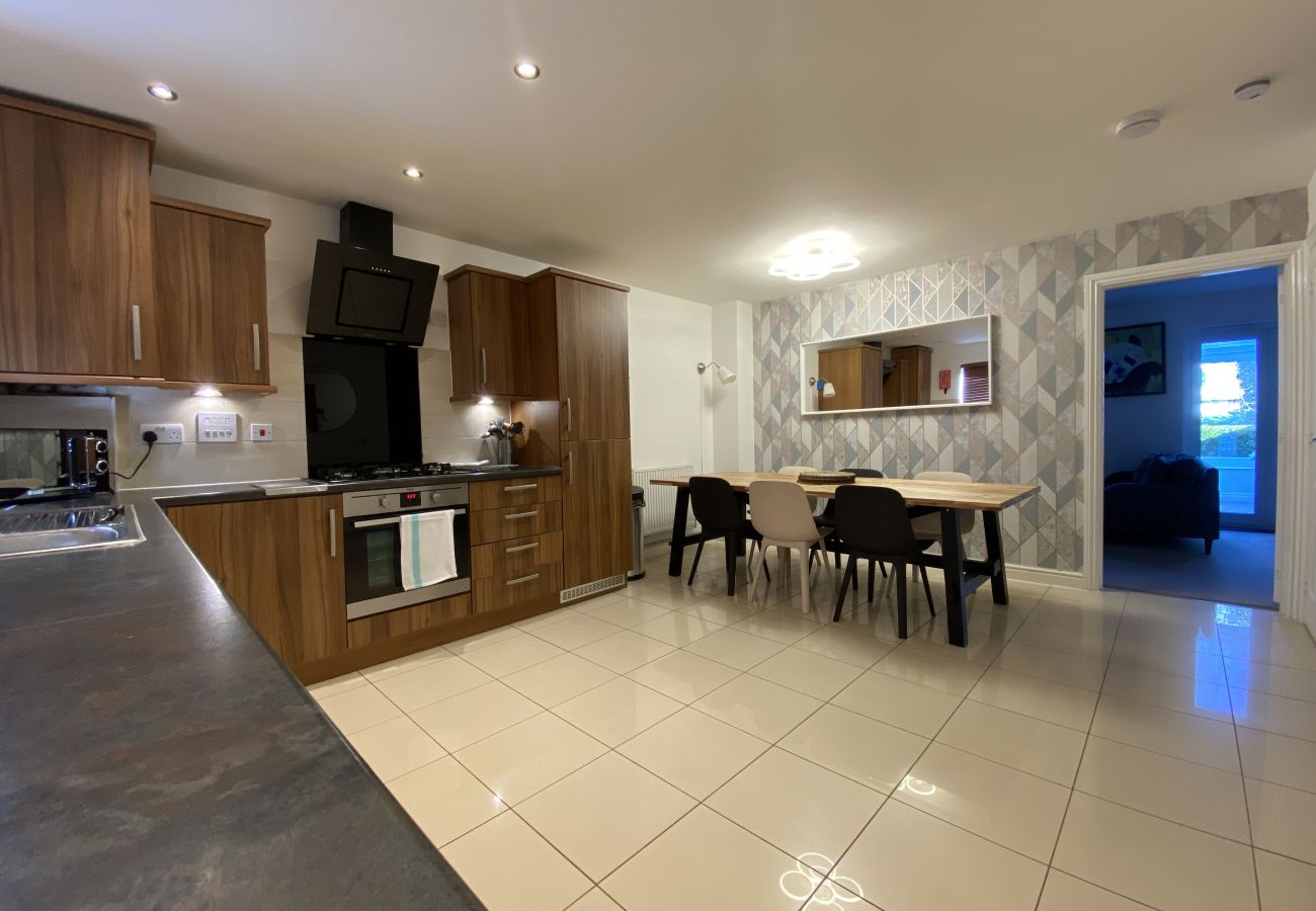 House in Bracknell - Bracknell - Stylish - Three Bedroom (Three Bathroom) House 