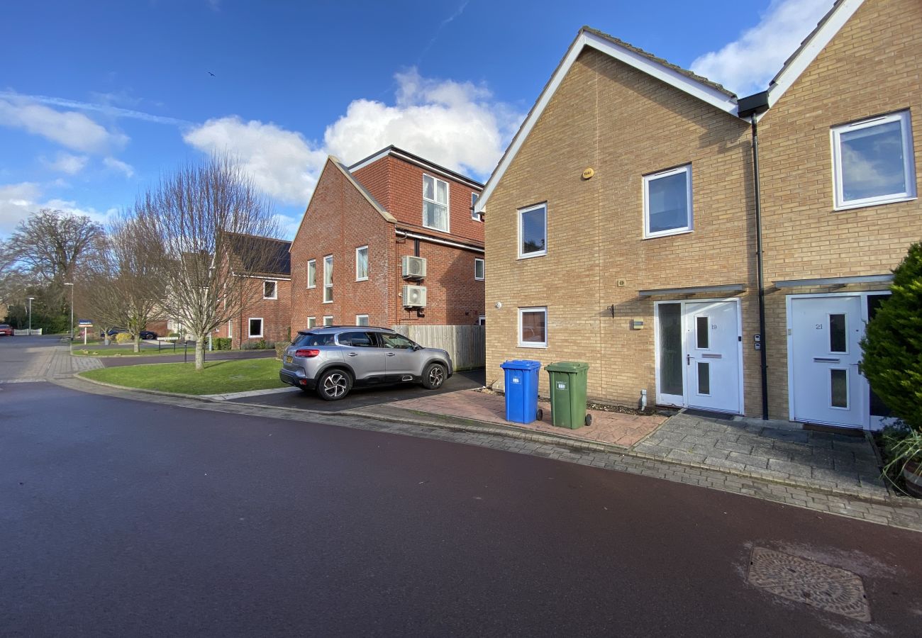 House in Bracknell - Bracknell - Stylish - Three Bedroom (Three Bathroom) House 