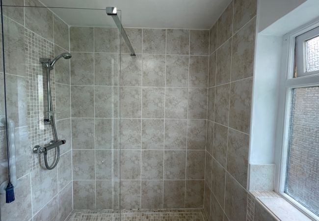 Apartment in Addlestone - Addlestone - Stylish / Modern - Two Bedroom (Two Bathroom) Apartment  Apartment in Addlestone - Addlestone - Stylish / Modern - Two Bedroom (Two Bathroom) Apartment