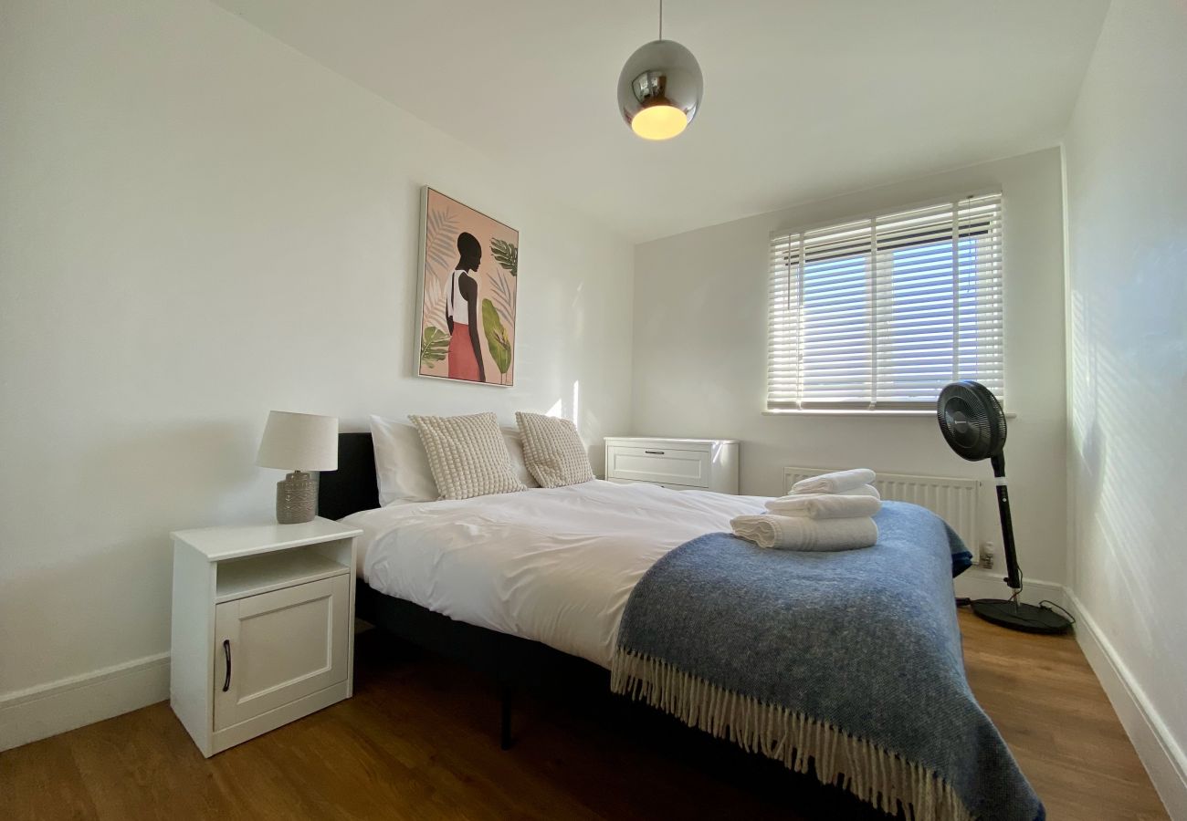 Apartment in Maidenhead - Maidenhead - Stunning, Spacious - Three Bedrooms (Two Bath) Apartment 