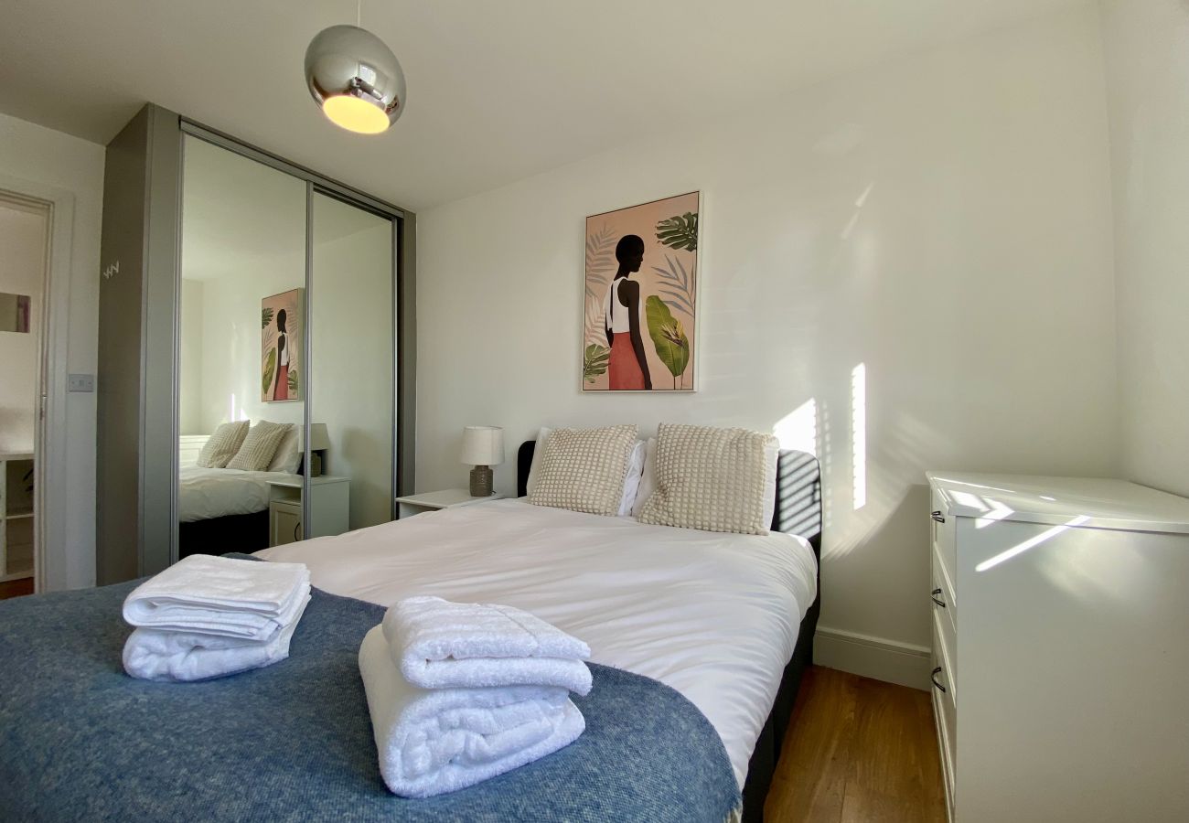 Apartment in Maidenhead - Maidenhead - Stunning, Spacious - Three Bedrooms (Two Bath) Apartment 