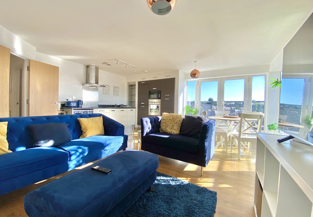 Apartment in Maidenhead - Maidenhead - Stunning, Spacious - Three Bedrooms (Two Bath) Apartment 