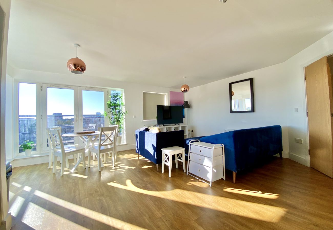 Apartment in Maidenhead - Maidenhead - Stunning, Spacious - Three Bedrooms (Two Bath) Apartment 