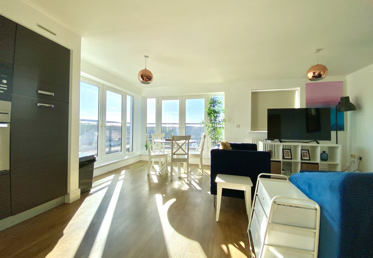 Apartment in Maidenhead - Maidenhead - Stunning, Spacious - Three Bedrooms (Two Bath) Apartment 