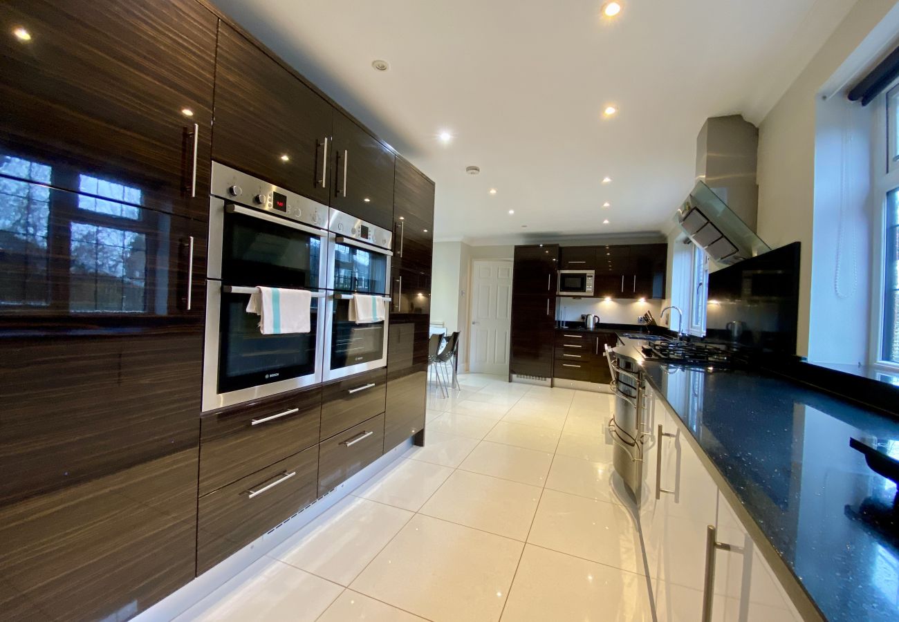 House in Binfield - Binfield: Beautiful Five Bedroom House 
