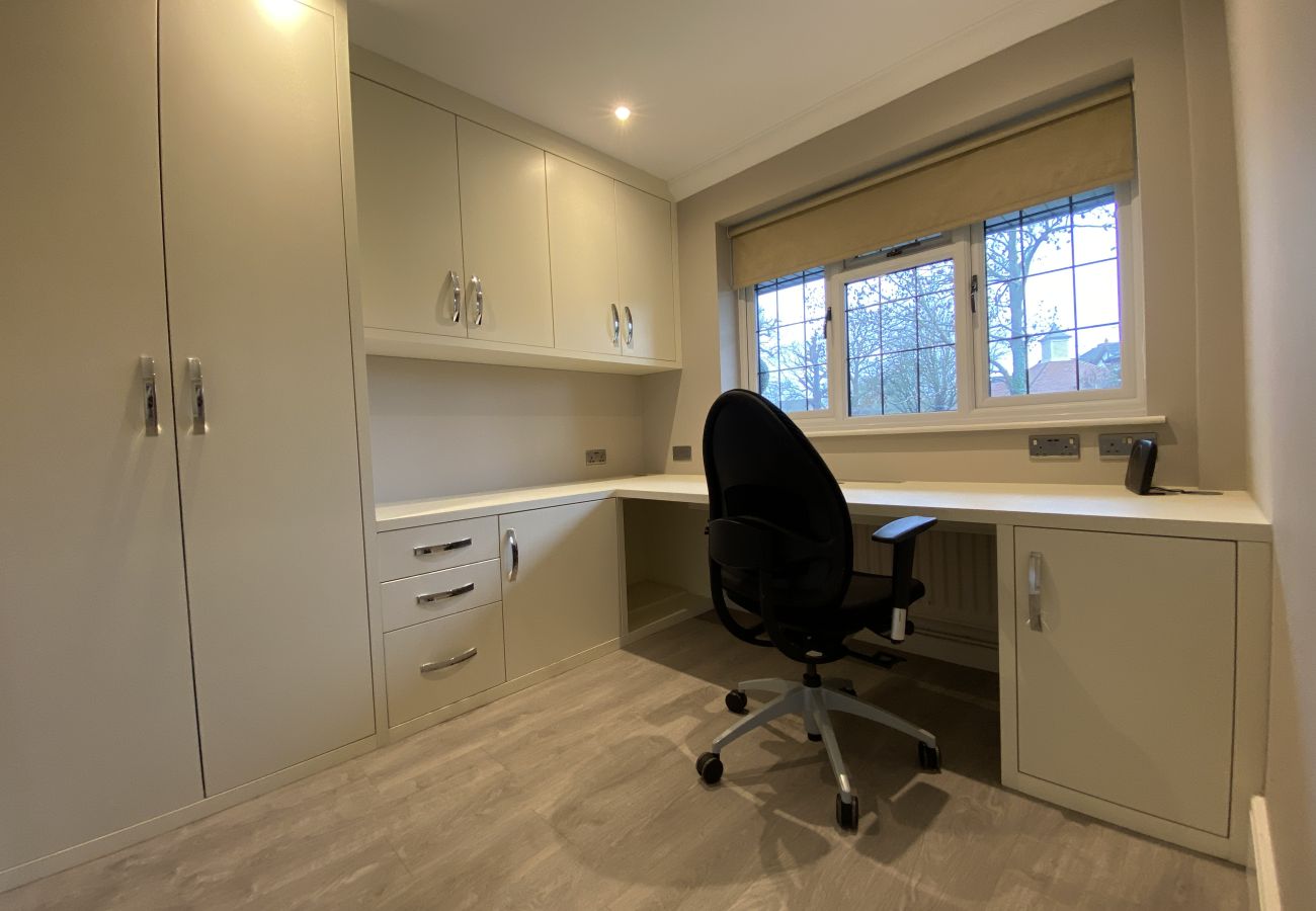 House in Binfield - Binfield: Beautiful Five Bedroom House 