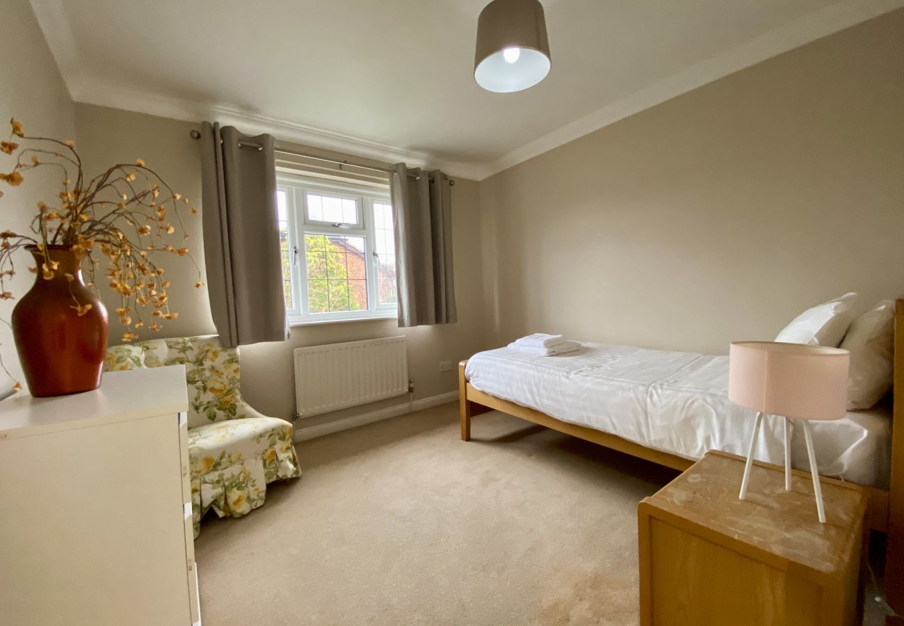 House in Binfield - Binfield: Beautiful Five Bedroom House 