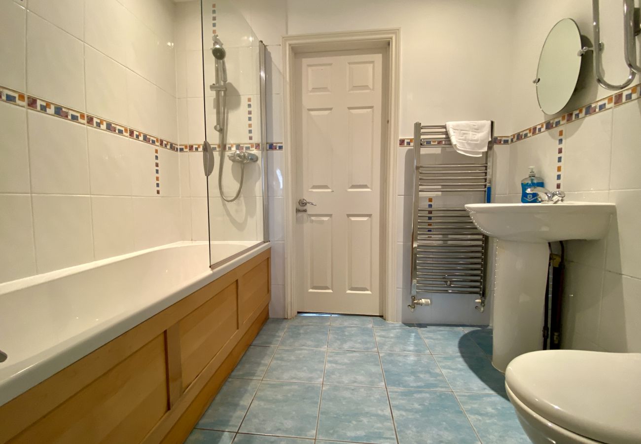 House in Binfield - Binfield: Beautiful Five Bedroom House 