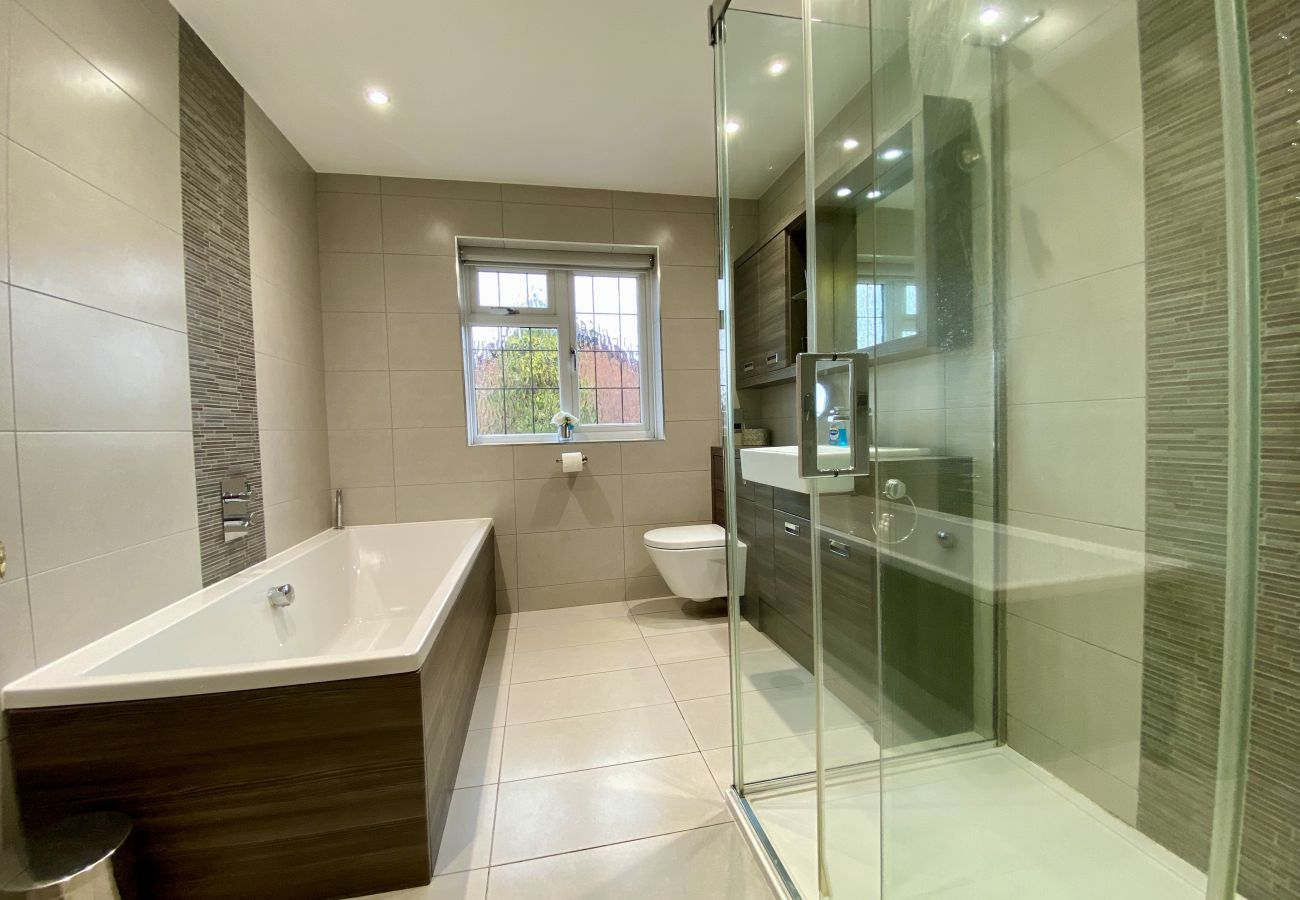 House in Binfield - Binfield: Beautiful Five Bedroom House 