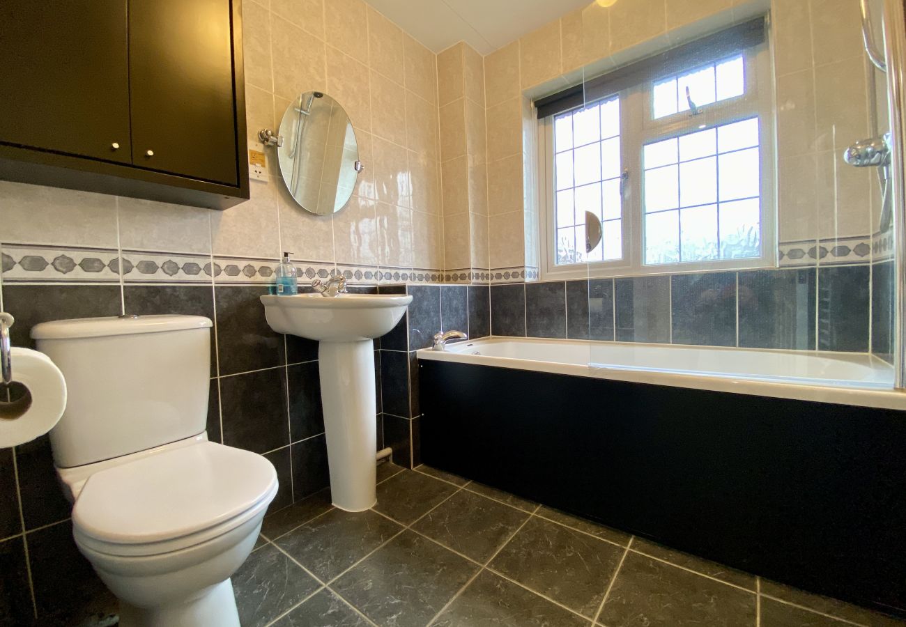 House in Binfield - Binfield: Beautiful Five Bedroom House 