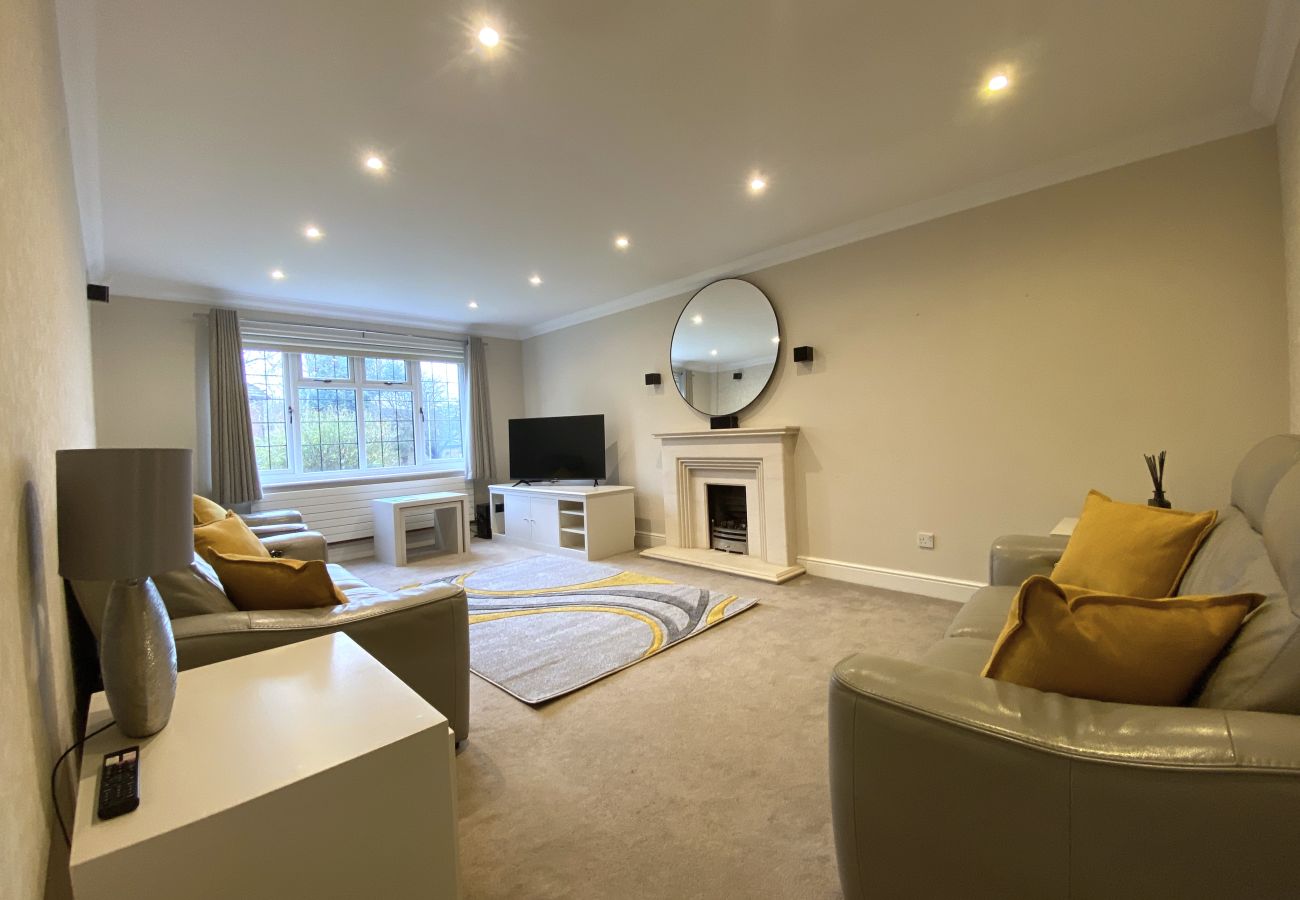 House in Binfield - Binfield: Beautiful Five Bedroom House 