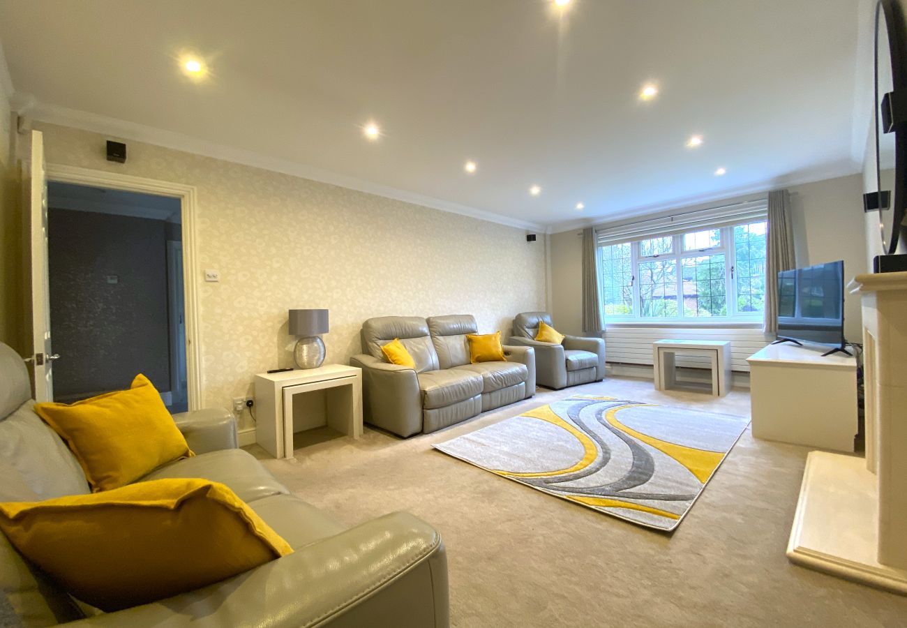 House in Binfield - Binfield: Beautiful Five Bedroom House 