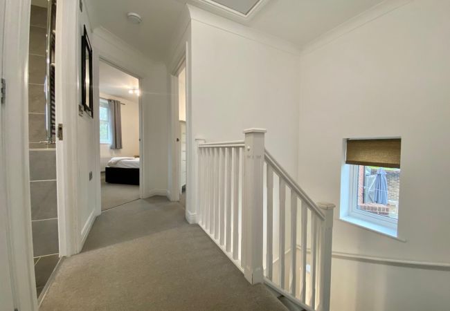 House in Bracknell - Bracknell / Wokingham Gorgeous Three Bedroom House  House in Bracknell - Bracknell / Wokingham Gorgeous Three Bedroom House