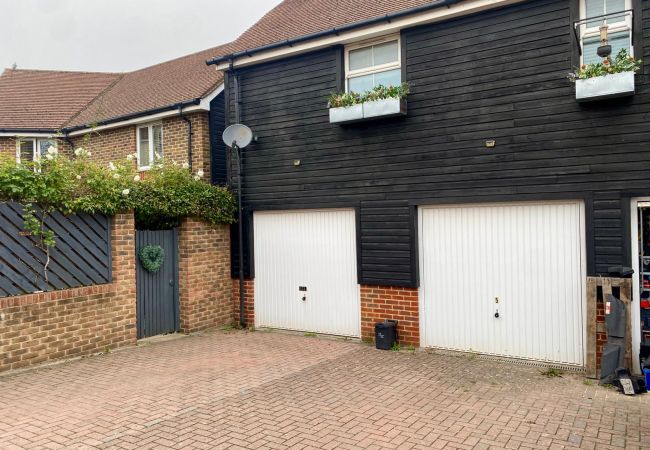 House in Bracknell - Bracknell / Wokingham Gorgeous Three Bedroom House  House in Bracknell - Bracknell / Wokingham Gorgeous Three Bedroom House