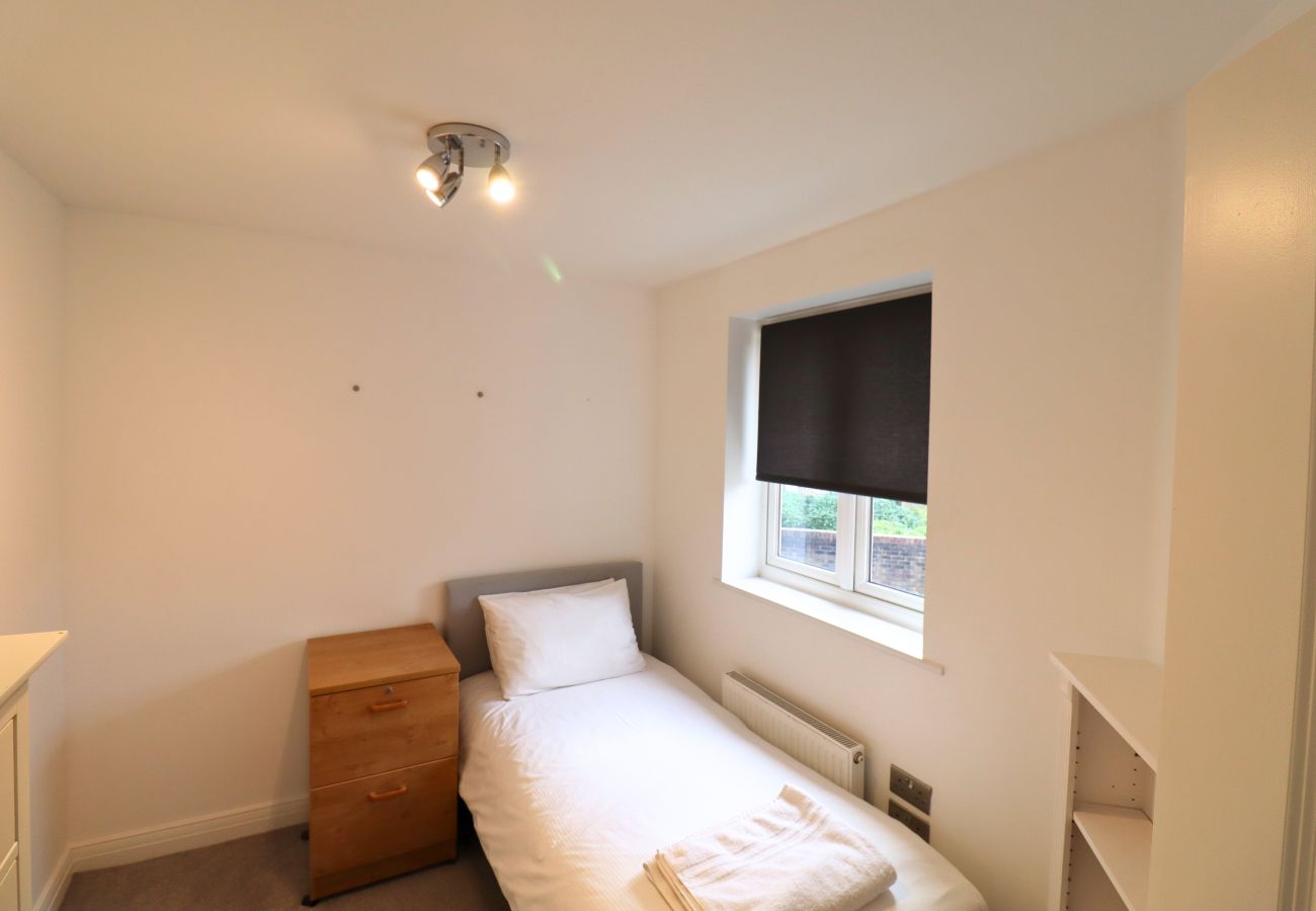 House in Bracknell - Bracknell / Wokingham Gorgeous Three Bedroom House 