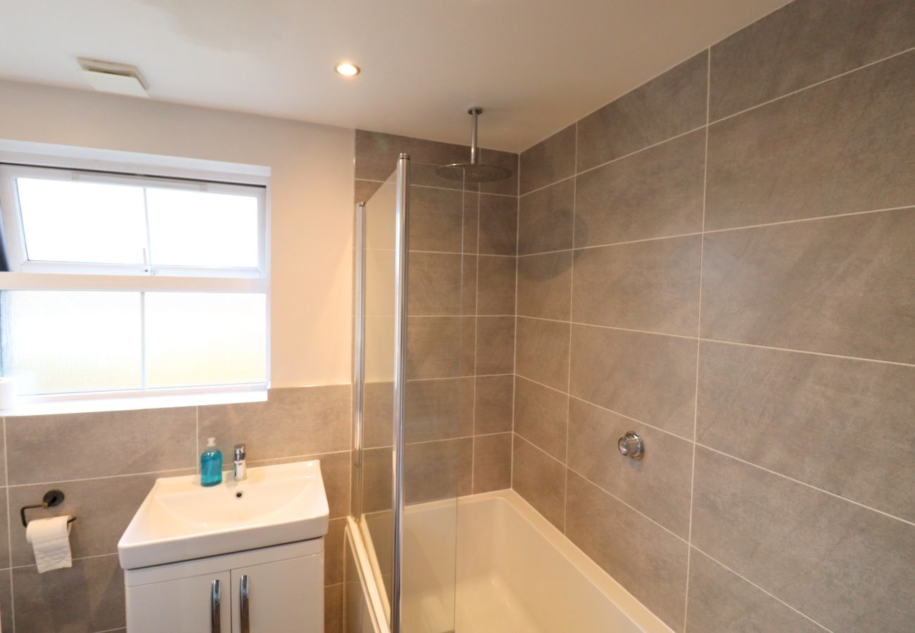 House in Bracknell - Bracknell / Wokingham Gorgeous Three Bedroom House 