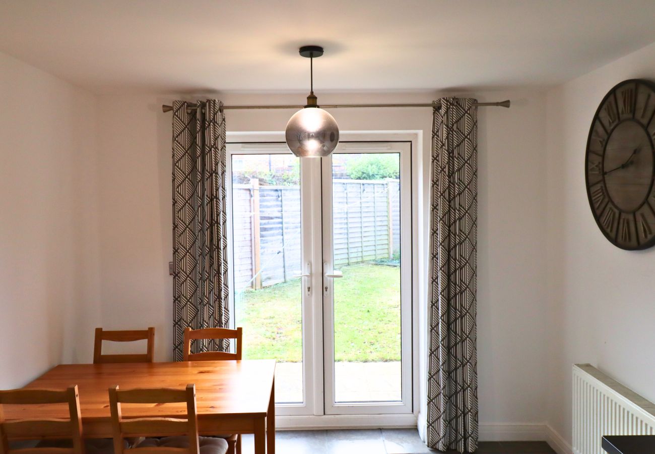 House in Bracknell - Bracknell / Wokingham Gorgeous Three Bedroom House 