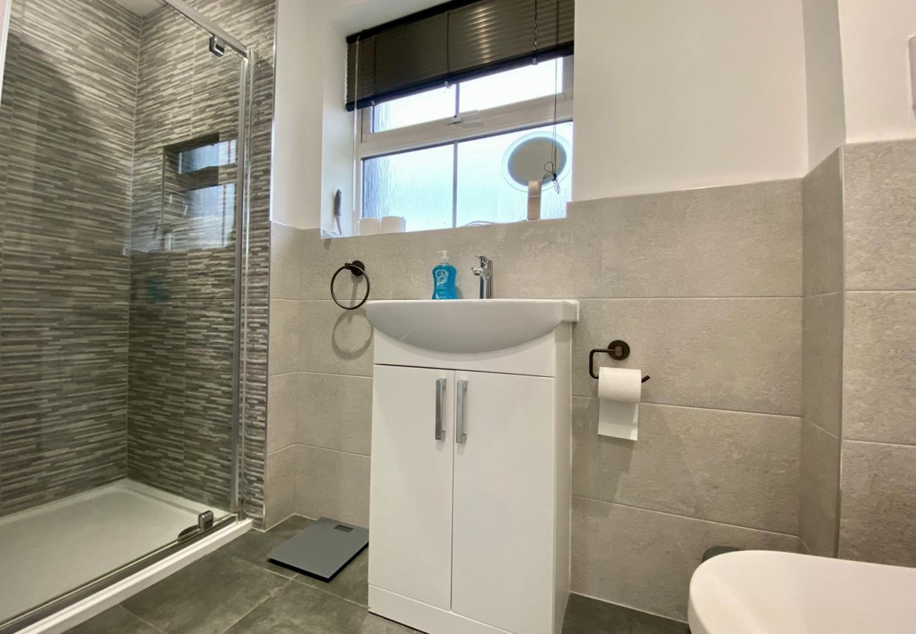 House in Bracknell - Bracknell / Wokingham Gorgeous Three Bedroom House 