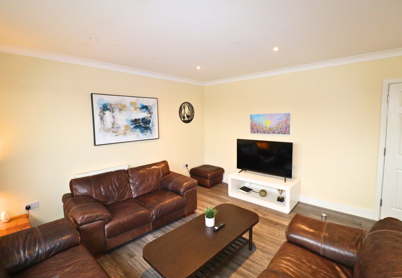 Apartment in Chertsey - Chertsey, Spectacular Two Bedroom Rooftop Apartment 