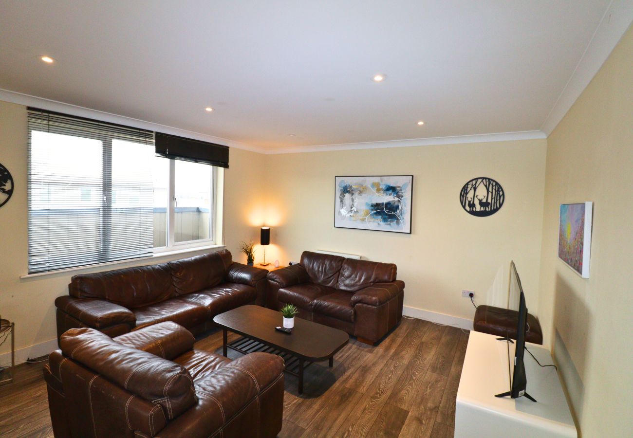 Apartment in Chertsey - Chertsey, Spectacular Two Bedroom Rooftop Apartment 
