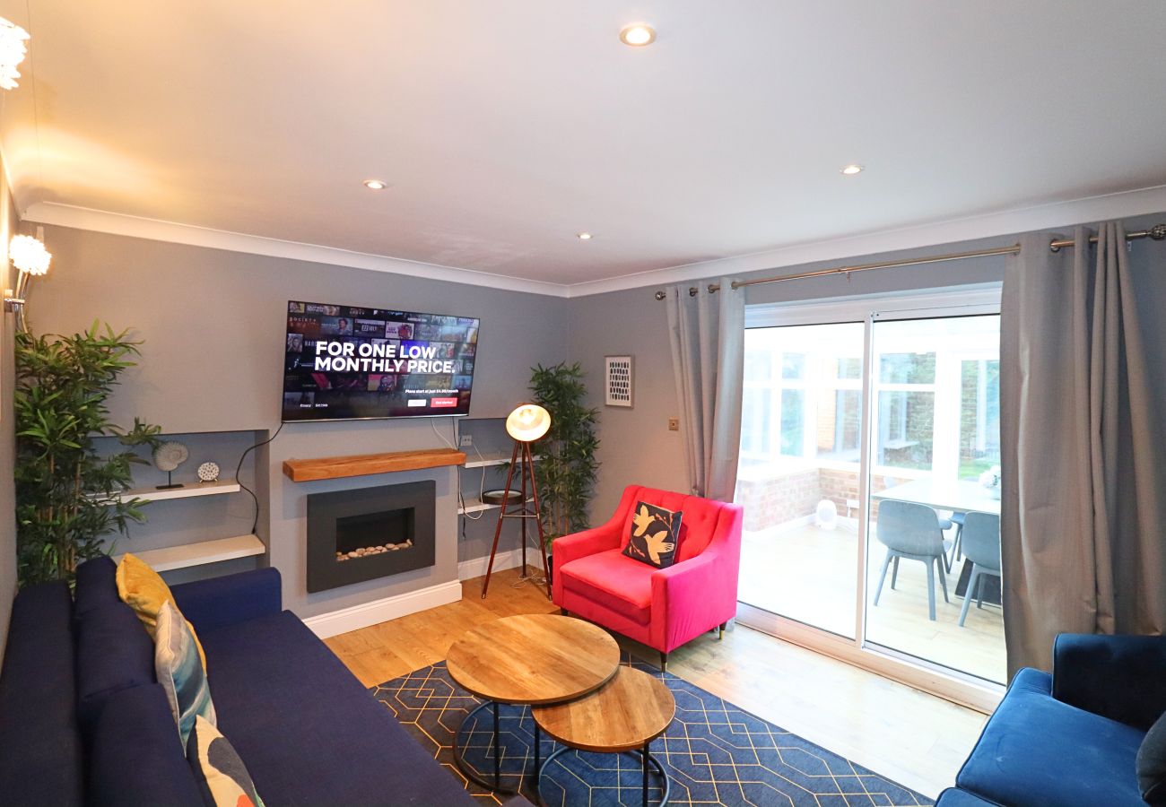 House in Sunningdale - Sunningdale, Spacious, Stylish Four Bedroom House 