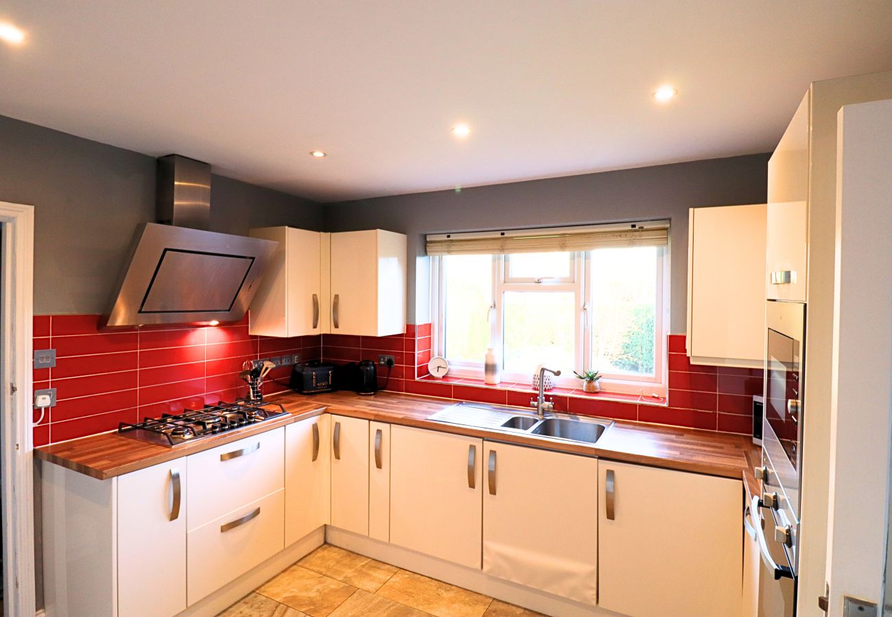 House in Sunningdale - Sunningdale, Spacious, Stylish Four Bedroom House 