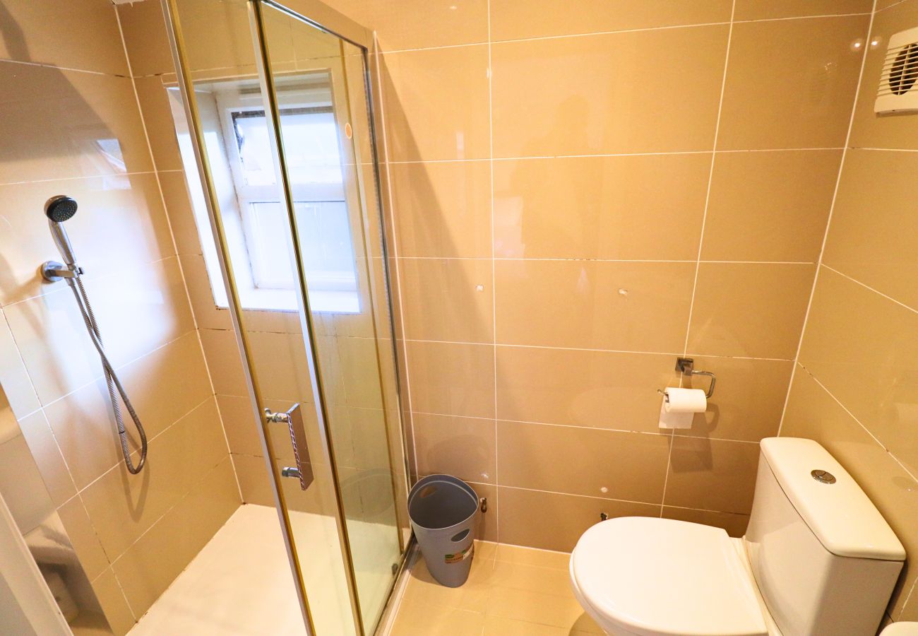 House in Sunningdale - Sunningdale, Spacious, Stylish Four Bedroom House 
