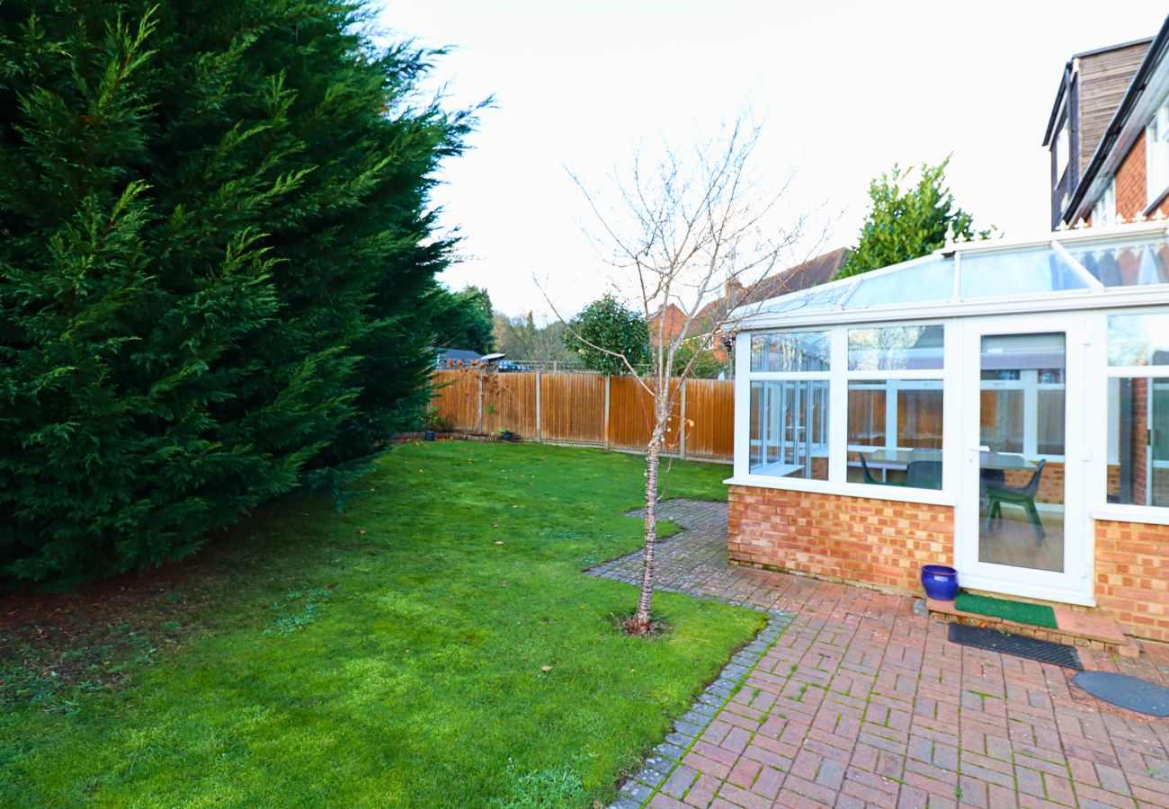 House in Sunningdale - Sunningdale, Spacious, Stylish Four Bedroom House 