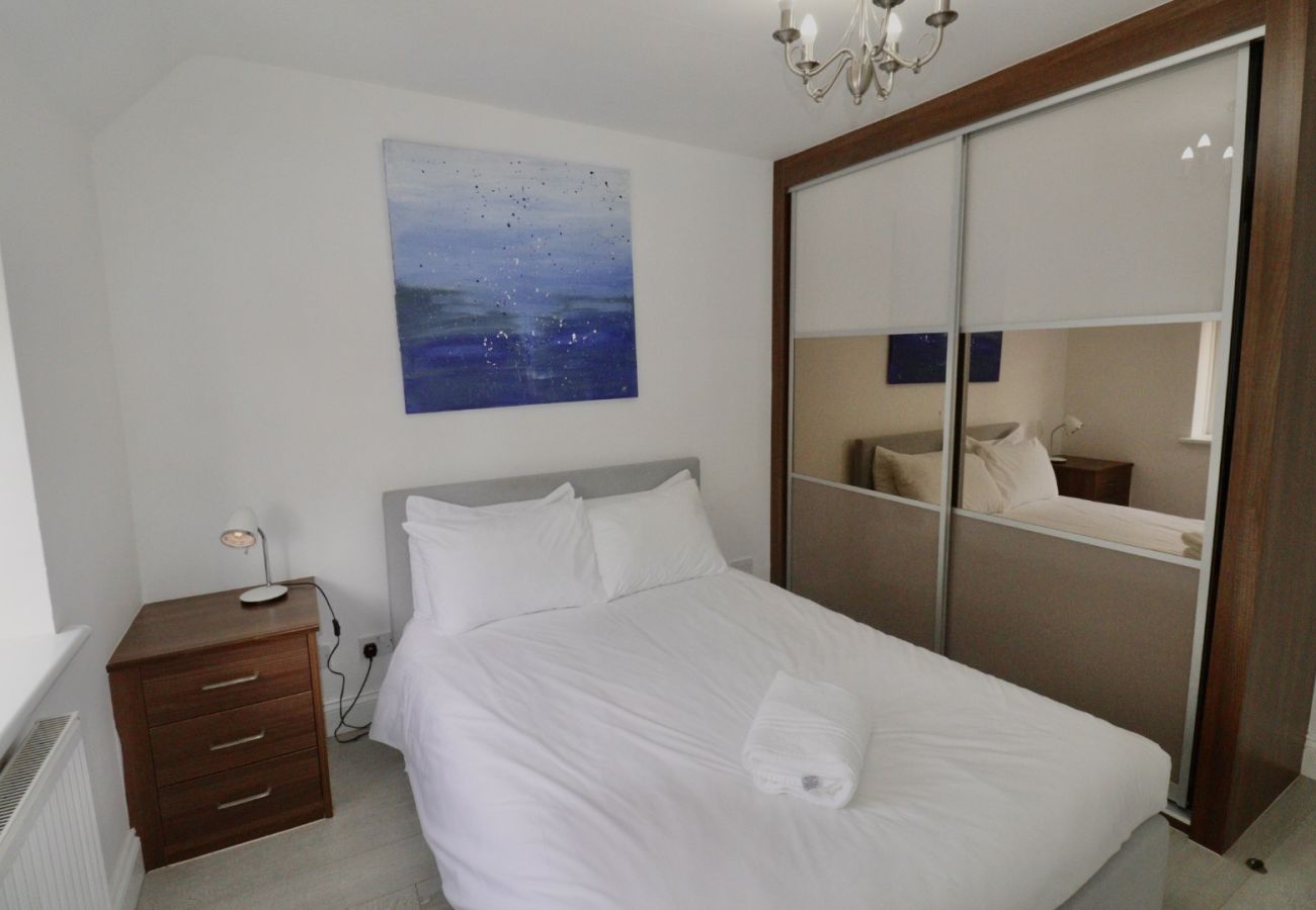 House in Sunningdale - Sunningdale, Spacious, Stylish Four Bedroom House 