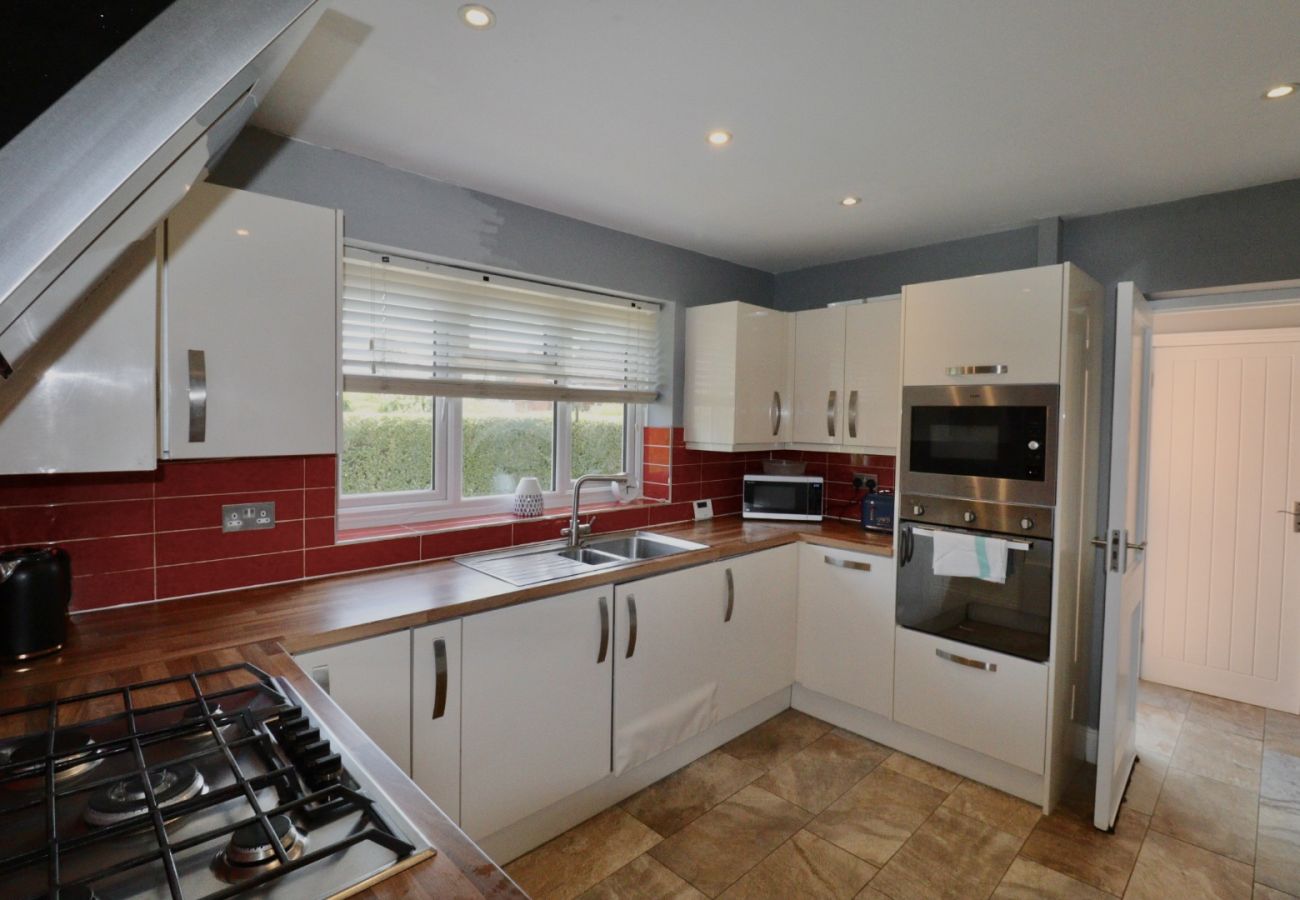 House in Sunningdale - Sunningdale, Spacious, Stylish Four Bedroom House 