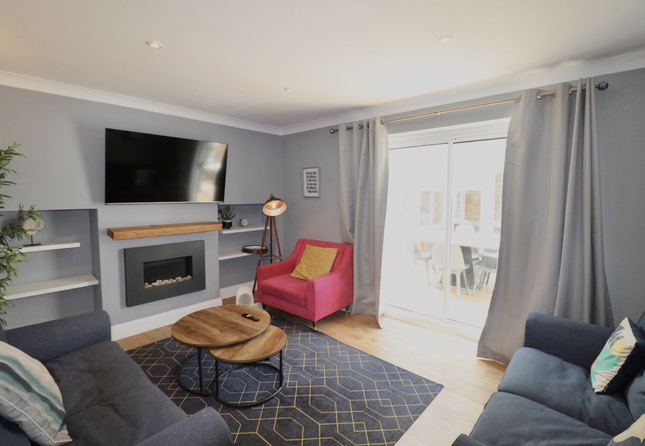 House in Sunningdale - Sunningdale, Spacious, Stylish Four Bedroom House 