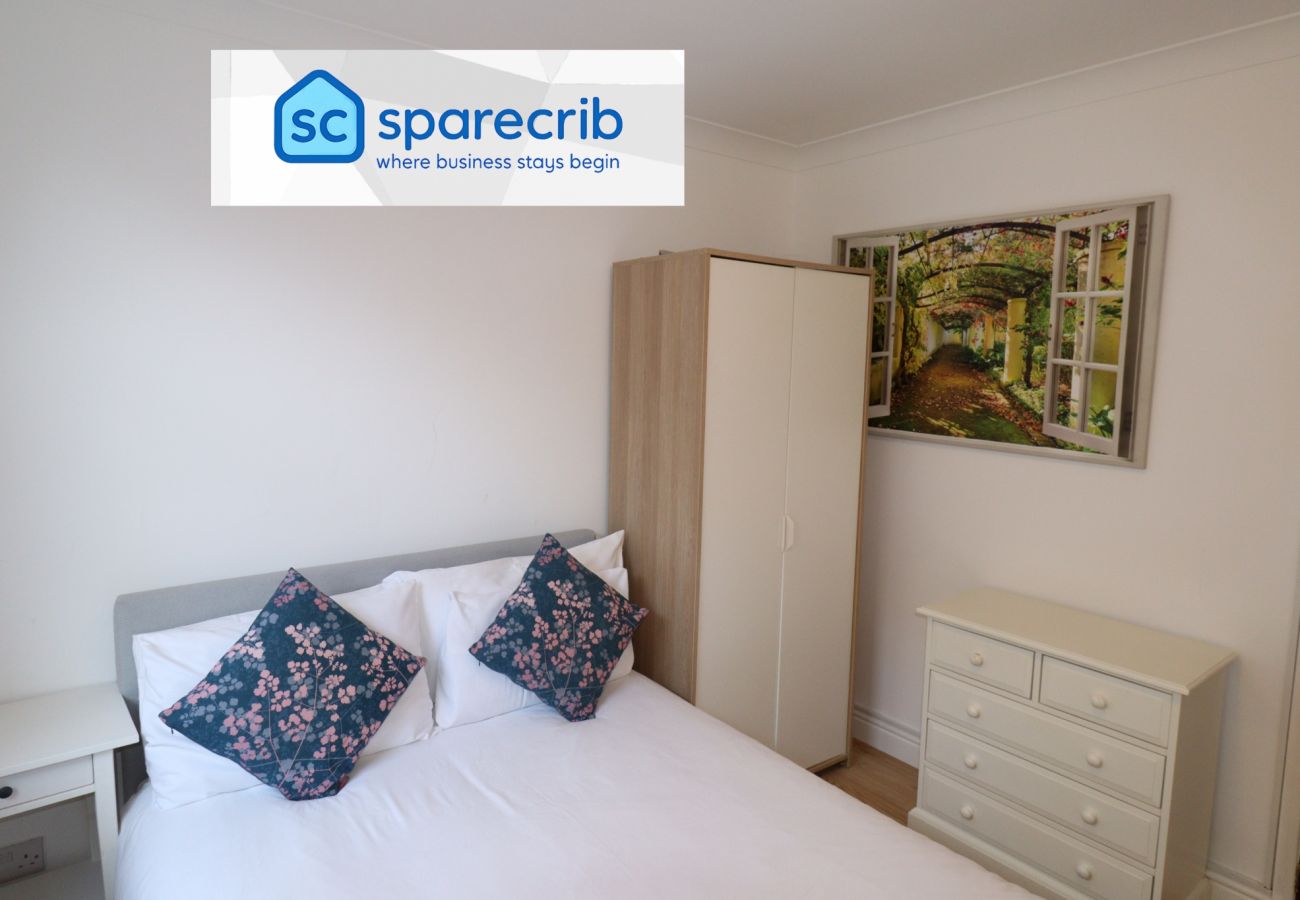 Bungalow in Addlestone - Addlestone, Cosy Three Bedroom House 