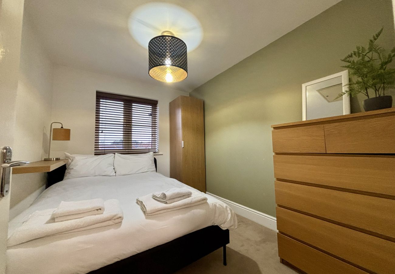 Apartment in Bracknell - Bracknell Stylish 2 Bedroom Top Floor Apartment 