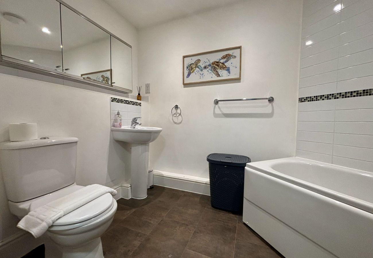 Apartment in Bracknell - Bracknell Stylish 2 Bedroom Top Floor Apartment 