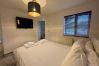 Apartment in Bracknell - Bracknell Stylish 2 Bedroom Top Floor Apartment 