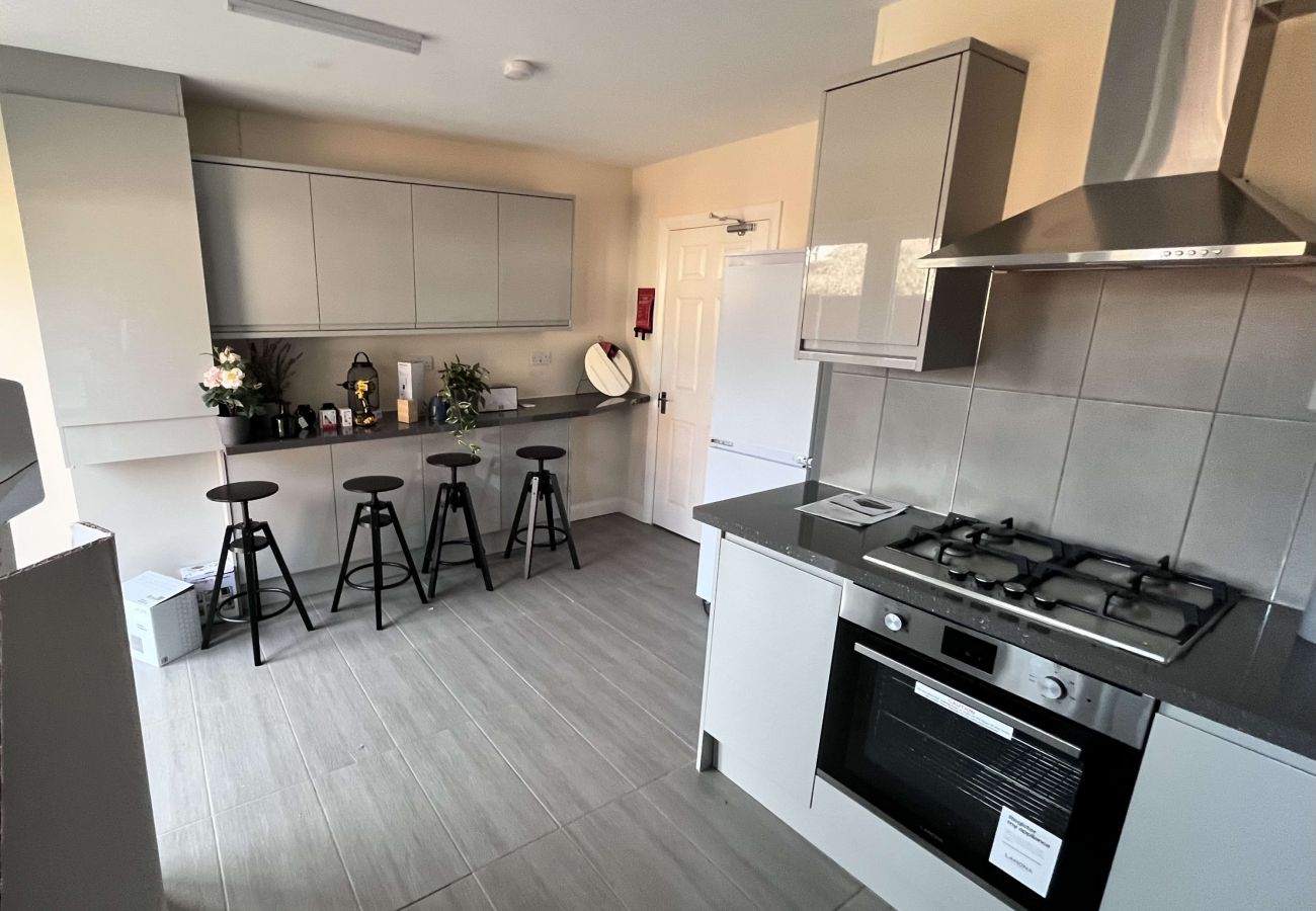 House in Burnham - Burnham / Slough Spacious Six Bedroom House 