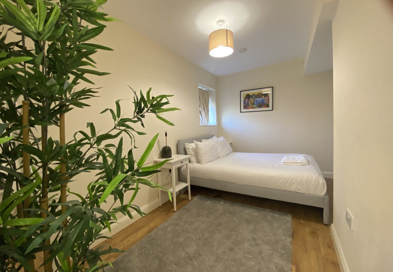House in Burnham - Burnham / Slough Spacious Six Bedroom House 