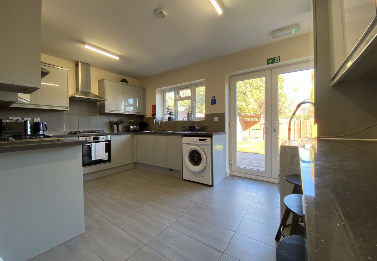 House in Burnham - Burnham / Slough Spacious Six Bedroom House 