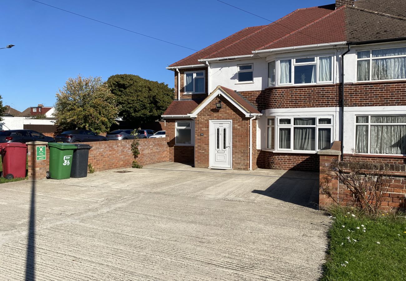 House in Burnham - Burnham / Slough Spacious Six Bedroom House 