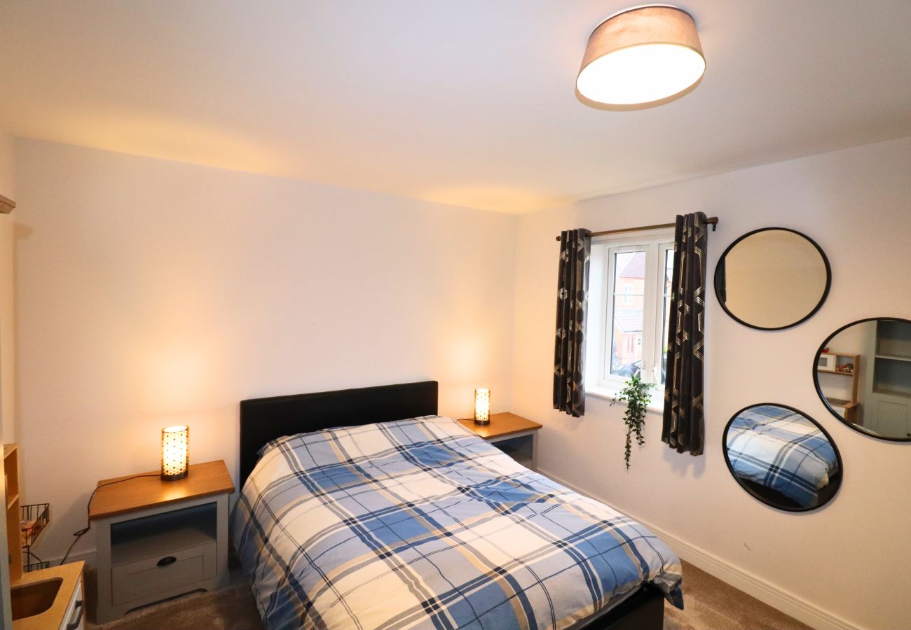 House in Langley - Langley Luxurious Four Bedroom House with Games Room 