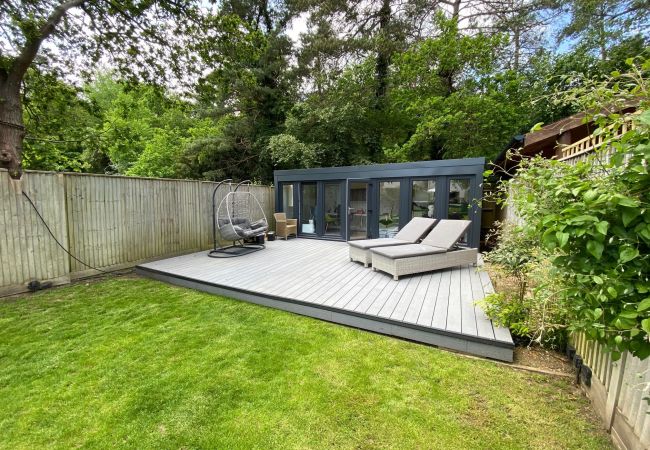 House in Ascot - Ascot Beautiful Four Bedroom House  House in Ascot - Ascot Beautiful Four Bedroom House