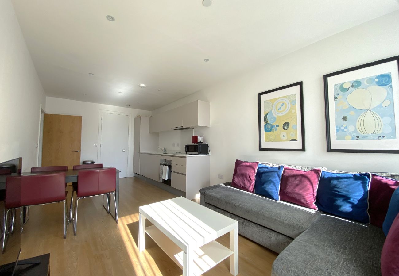 Apartment in Bracknell - Bracknell RWH Spectacular Two Bedroom Apartment