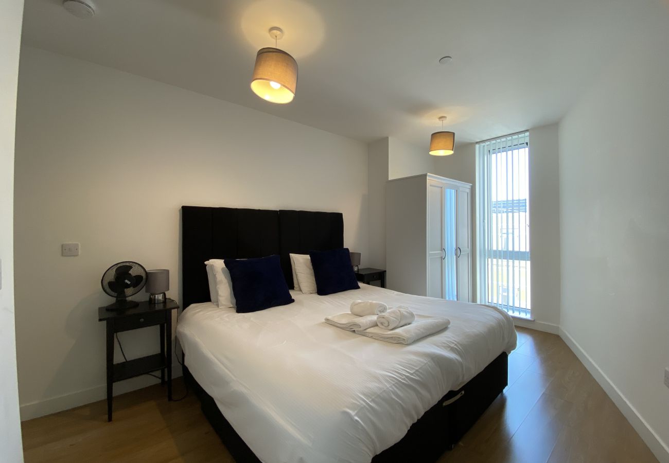 Apartment in Bracknell - Bracknell RWH Spectacular Two Bedroom Apartment