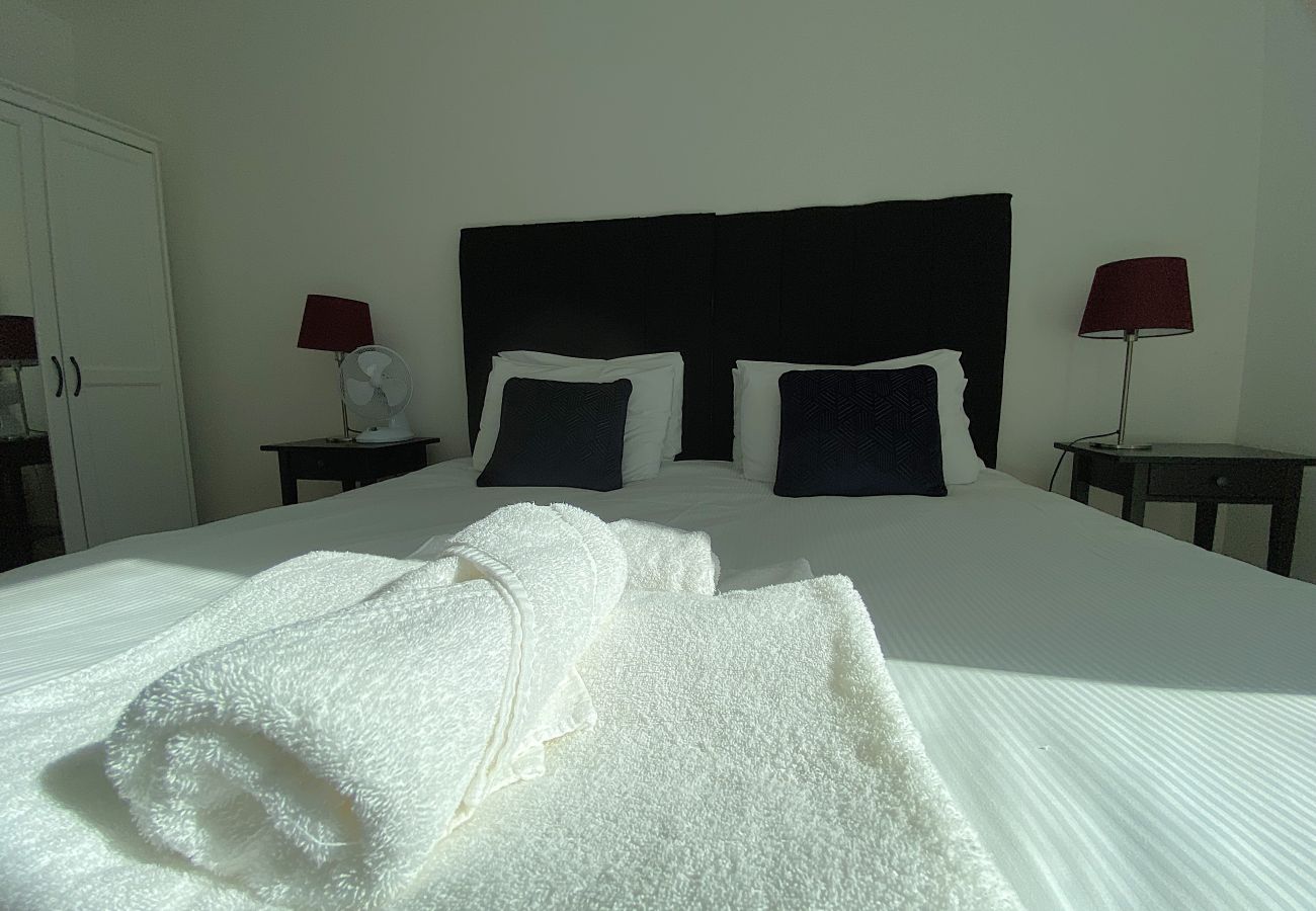 Apartment in Bracknell - Bracknell RWH Spectacular Two Bedroom Apartment Apartment in Bracknell - Bracknell RWH Spectacular Two Bedroom Apartment