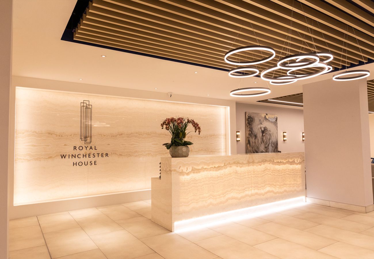 Apartment in Bracknell - Bracknell Breath Taking Two Bedroom Apartment 