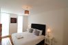 Apartment in Bracknell - Bracknell Breath Taking Two Bedroom Apartment 