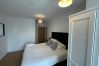 Apartment in Bracknell - Bracknell Gorgeous Modern Two Bedroom Apartment 