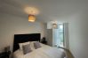 Apartment in Bracknell - Bracknell Gorgeous Modern Two Bedroom Apartment 